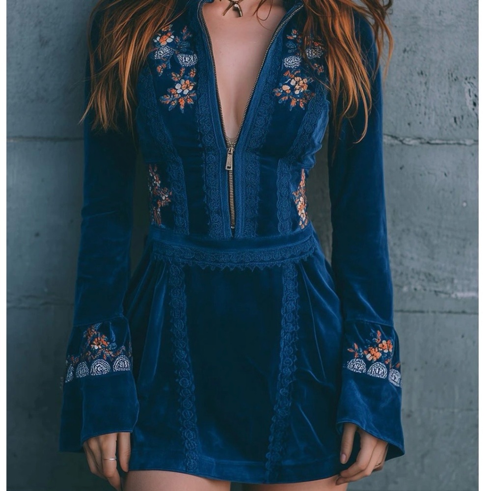 Futario Boho Blue Velvet Zipper Front Lace Trim Embroidered Mini Dress - NWT
